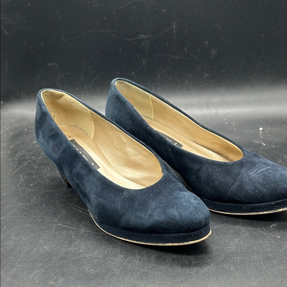 Van Eli Classic Navy Suede Low Heels